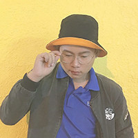 Trần Hoàng Bách